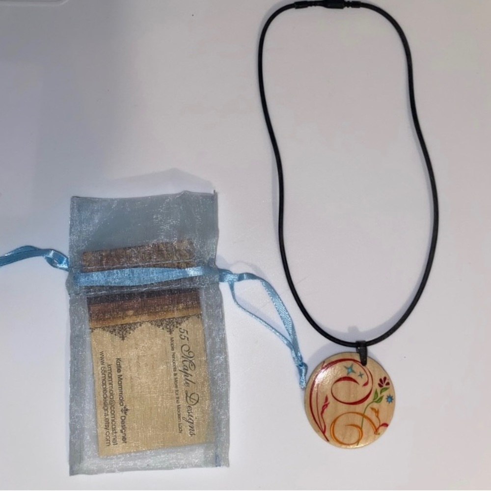 Nwt painted maple wood necklace